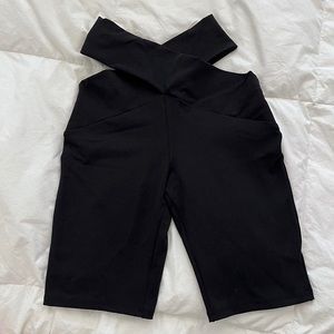 Live the Process criss cross waist biker shorts